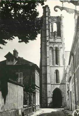 Torre da Igreja de São Pedro de Larchant — Ruínas — Foto Collin, Tannay (Nièvre)
