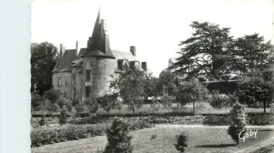 Castelo dos Rochers — Vitre (Loire-Atlântica) — Edições Gaby, Nantes