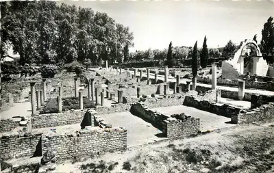 Vaison-la-Romaine — Um Bairro da Cidade Romana — Ruas, Lojas e Moradias Particulares com Piscinas e Jardins Internos — Edição de Arte F. MEXIR — Fabricação Francesa
