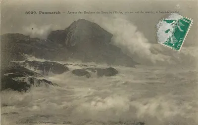 Penmarch — Aspecto dos Rochos do Trou de l'Enfer, durante uma maré alta, em Saint-Guénolé — Coleção Villhurd, Quimper