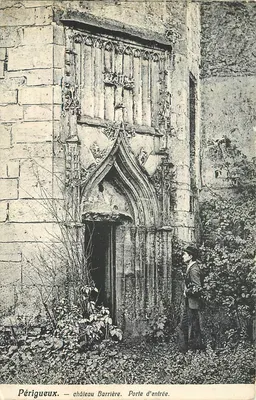 Périgueux — castelo Barrière. Porta de entrada.
