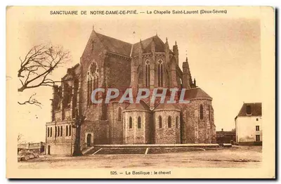 Santuário de Nossa Senhora da Piedade — A Capela de São Laurent (Deux-Sèvres) — A Basílica: o chefe da nave