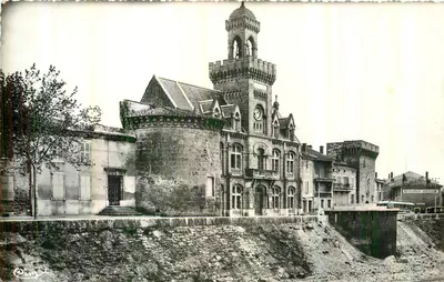 Chabeuil (Drôme) — O Hotel de Ville — Editor Combiér, n° 000