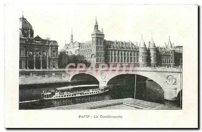 Paris - A Conciergerie — vista do ponte e do rio com barco — editora Graphite
