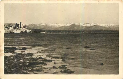 Antibes e a Cadeia das Alpes Neveadas — Coleção «A Costa do Azul» — Braun & Cie, Imp. - Mulhouse-Dornach