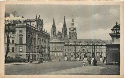 Praga - Hradcany — vista da cour do castelo com a catedral São Vito — editor Freig. 27542