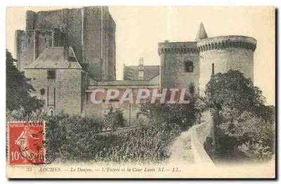 Loches — O Donjon — A Entrada e a Praça de Luís XI — LL.