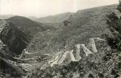 Os curvas do Col de Braus — 1.000 m — editor Réal-Photo, Paris