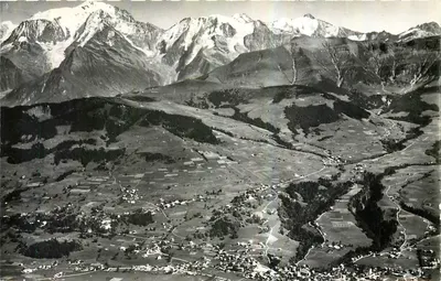 Mégeve l'Ensoleillée — Vista geral aérea e Massif do Mont Blanc — Edições J. Cellard