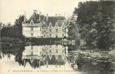 Azay-le-Rideau — O Castelo — O Rio Indre e a Fachada Oriental — LL.