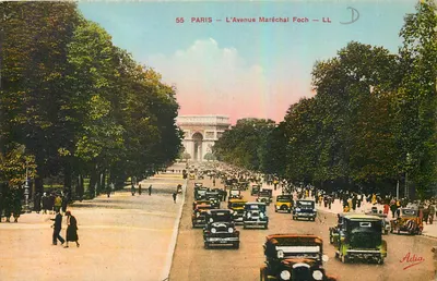 Paris — A Avenida Maréchal Foch — Adia
