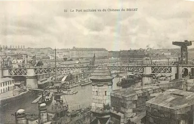 Porto militar visto do Castelo de BREST — vista panorâmica — Foto H. Chalois, n°42