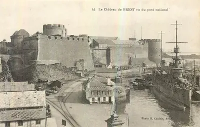O Castelo de BREST visto do ponte nacional — Foto II. Chalois, Brest — n° 44