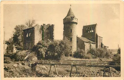 Roffiac — A Igreja (século XII) e o Castelo — Les Éditions d'Art Lyon