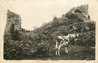A Creuse Pitteresque — As Ruínas — M. Crozant — MTA