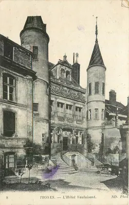 Troyes — O Hotel Vauluisant — ND. Fot.