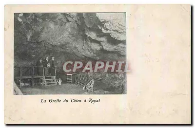 A Gruta do Cão em Royat — vista interna com visitantes — editor desconhecido, número de série não visível