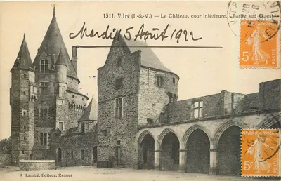Vitré (Il.&-V.) — O Castelo, pátio interno — Parte sudoeste — A. Lamiré, Editor, Rennes