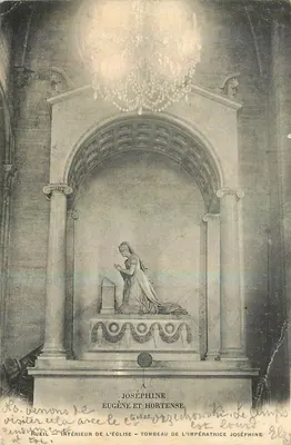 Rueil - Interior da igreja - Túmulo da imperatriz Joséphine