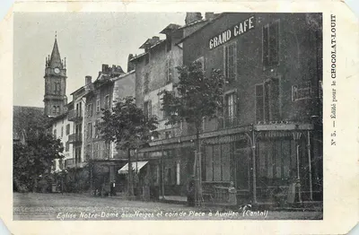 Igreja de Nossa Senhora das Neves e canto da Praça em Aurillac (Cantal) — Editado para o CHOCOLAT-LOUIT — N° 3