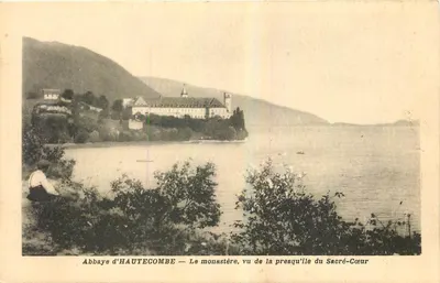 Abadía de HAUTECOMBE — El monasterio, vista desde la península del Sagrado Corazón