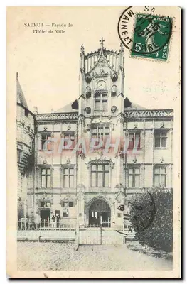 Saumur — Fachada do Hotel de Ville — editor não visível