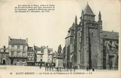 Saint-Brieuc — O Palácio da Prefeitura e a Catedral — LL — n°29