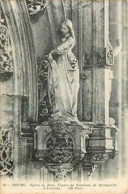 Bourg. Igreja de Brou. Figura do Túmulo de Margarida da Áustria — ND Fot.