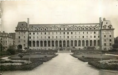 Palácio Saint-Georges e o Square — Rennes (Il-et-V.) — Edição Photo du Bréon