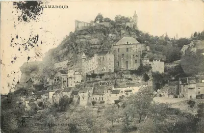 Rocamadour — vista do vilarejo e do santuário na falésia — Livraria Raudel, St-Céré (1908)