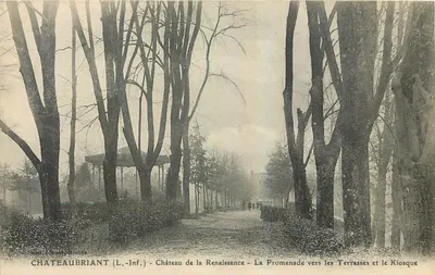 Châteaubriant (L.-Inf.) - Castelo da Renascença - A Promenade para as Terrasses e o Kiosque