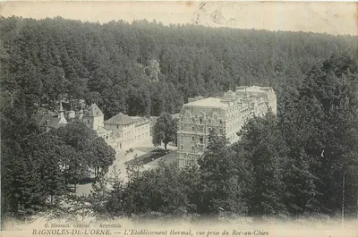 Bagnoles-de-l'Orne — O Estabelecimento Termal, vista tirada do Roc-au-Chien — E. Roussel, editor - Argentan