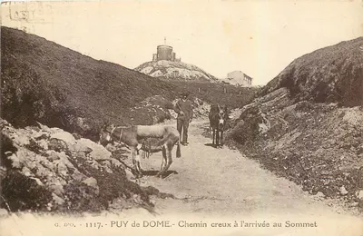 पू डे डोम - खाली रास्ता शीर्ष पर पहुंचने के बाद — जी. डी. ओ. - 1117