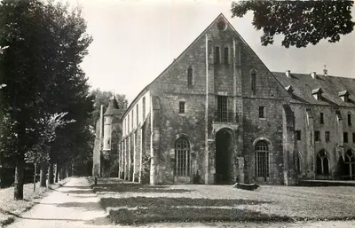 Abadia de Royaumont — Antigo Edifício dos Trabalhos — André Léon, editor, Paris