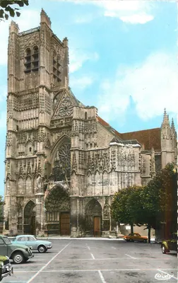 AUXERRE (Yonne) — A Catedral Saint-Étienne (século XIII) — Combière Imp. Maconi