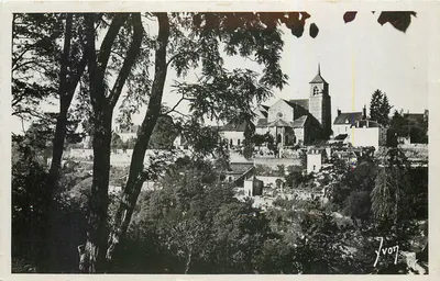 CPA Avallon Yonne L'Eglise St Lazare vue du bois des Chaumes