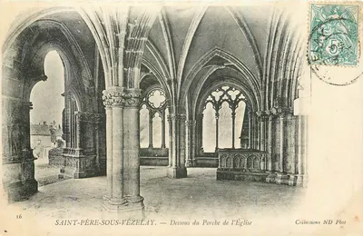 Saint-Père-sous-Vézelay — Parte inferior do Porche da Igreja — Collections ND Phot