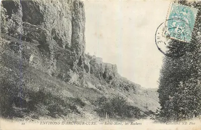 Arredores de Arcy-sur-Cure — Saint-Moré, os Rocbers — Coleções ND Fot