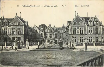 Orléans (Loiret) — O Hôtel de Ville — A.P. The Town Hall
