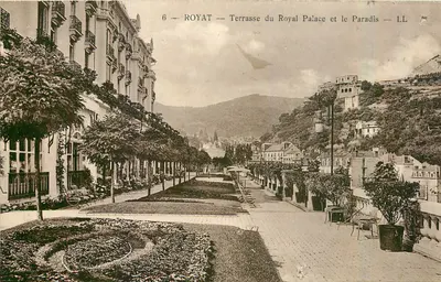 Royat — Terrasse do Palácio Real e o Paraíso — LL