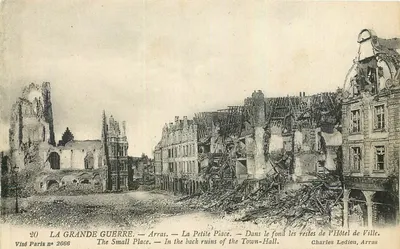 Arras — A Pequena Praça — Ruínas do Hotel de Ville — Charles Ledieu, Arras