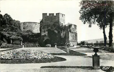 Gisors (Eure) — Castelo, Torre do Governador e do Prisioneiro — Combier Imp. Macon