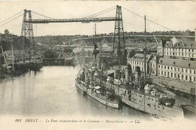 BREST — O Ponte transbordeur e o Cruizer « Marseillaise » — LL.