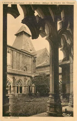 Cadouin (Dordogne) — Os Claustros (Abadia da Ordem dos Cistercienses) — Vista interna — Cim