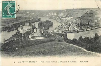LE PETIT-ANDELY — Vista da cidade e do castelo Gaillard — ND. Fot.