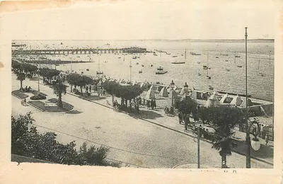 Vista do porto e da praia de La Rochelle — Fototipia Marcel Delhov, Royan — n° 14