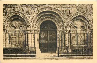 Poitiers — Igreja de Nossa Senhora da Grande — Portal romano (século XII) — J. Robuchon