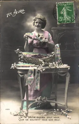 Mulher com cesto de peixes — 1º de abril — editor desconhecido, n° 4125