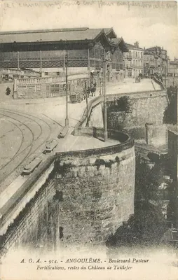 Angoulême - Fortificações, restos do Castelo de Taillefer - Boulevard Pasteur