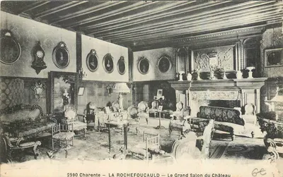 La Rochefoucauld — O Grande Salão do Castelo — F. Braun, fot.-editora Royan (Charente-Inférieure)